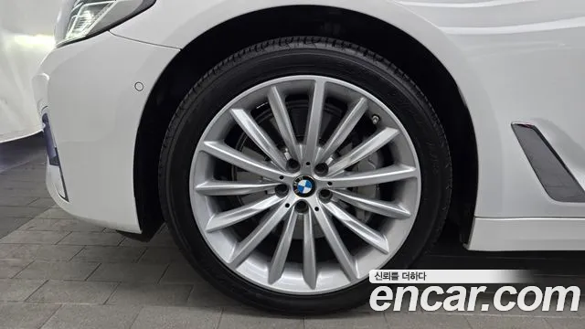 BMW 5-Series — Фото автомобиля 5