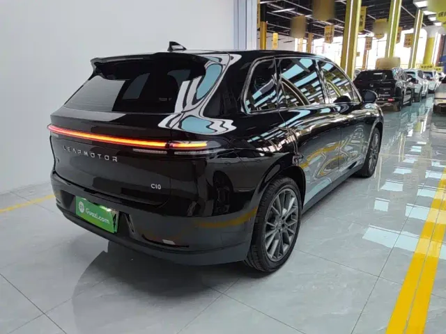 Leapmotor C10 — Фото автомобиля 6