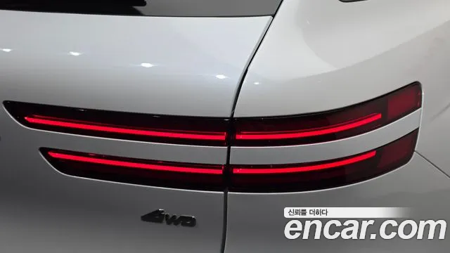 Genesis GV70 — Фото автомобиля 8