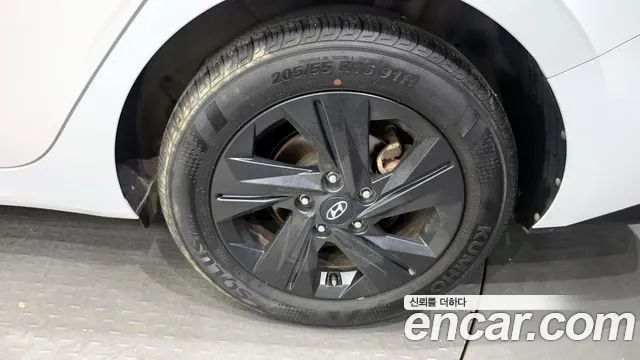 Hyundai AVANTE Avante (CN7) — Фото автомобиля 21