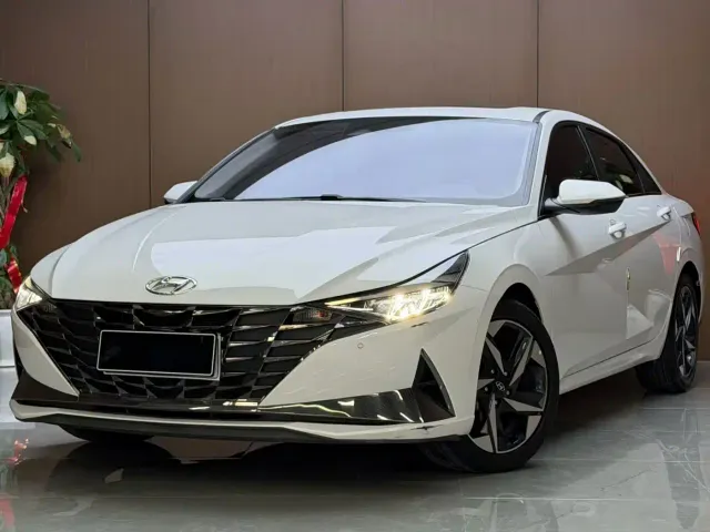 Фотография автомобиля — Hyundai Elantra