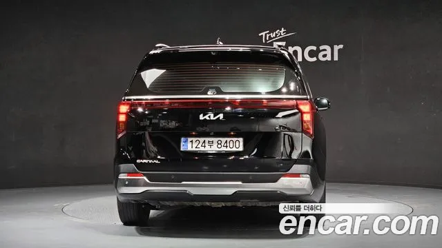 Kia Canival — Фото автомобиля 4