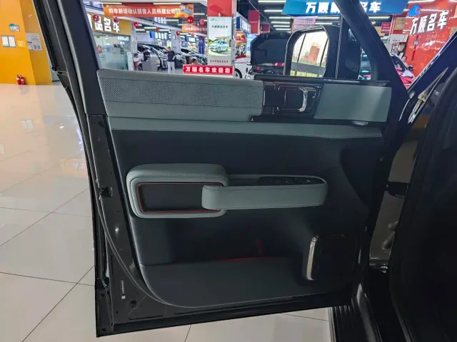 BYD FangChengBao Leopard 5 — Фото автомобиля 7