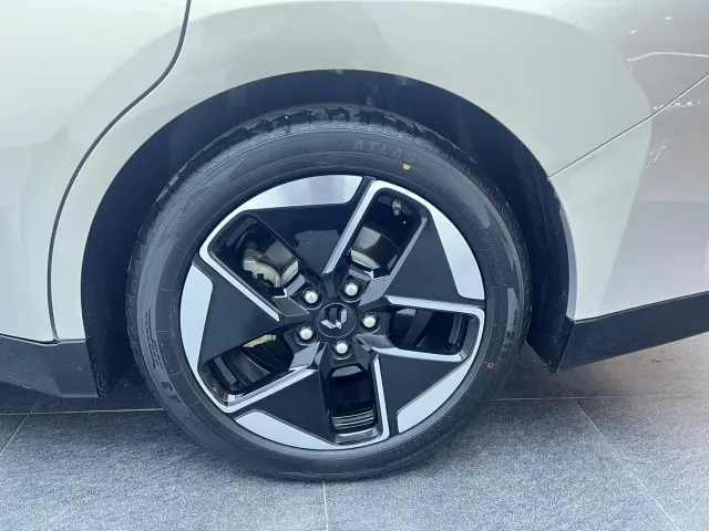 Wuling Starlight — Фото автомобиля 23
