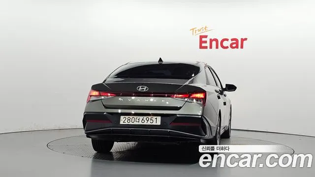 Hyundai Avante CN7 — Фото автомобиля 4