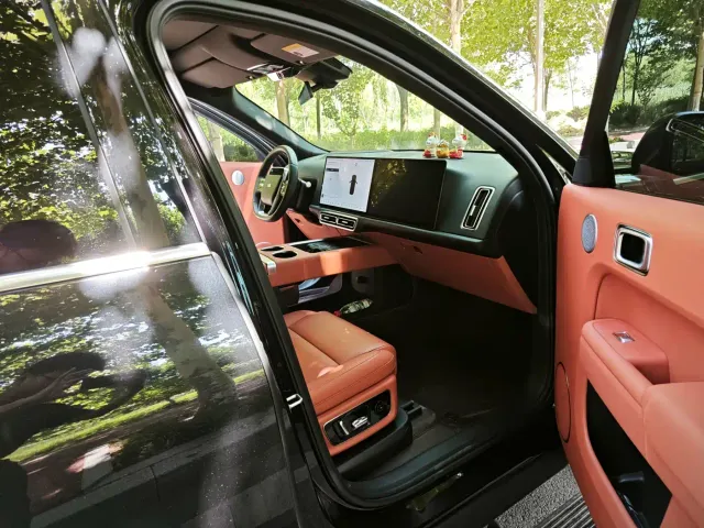 Li Auto L9 — Фото автомобиля 11