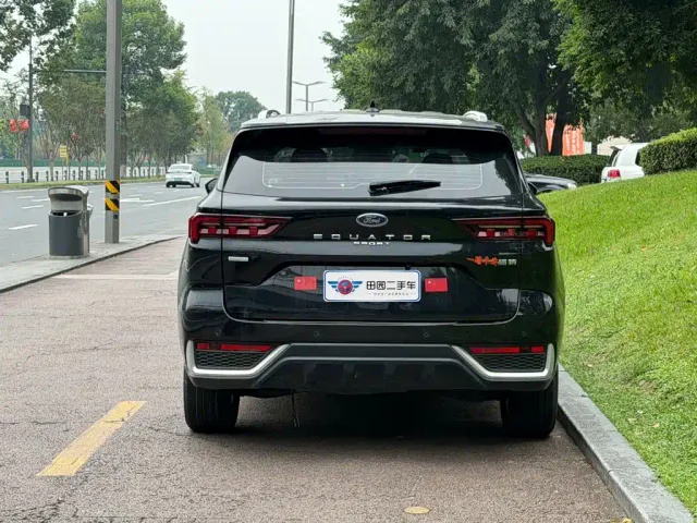 Ford Lingrui — Фото автомобиля 5