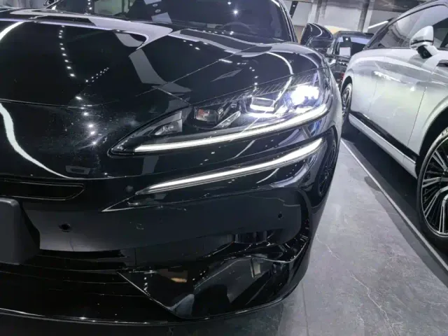 Denza Z9GT — Фото автомобиля 23