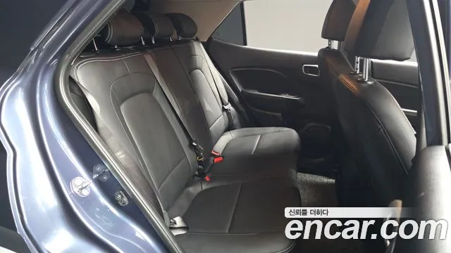 Hyundai Venue — Фото автомобиля 11