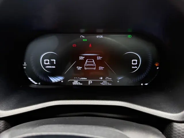 Geely Emgrand — Фото автомобиля 19