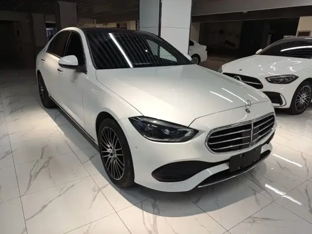 Mercedes-Benz C-Class — Фото автомобиля 3