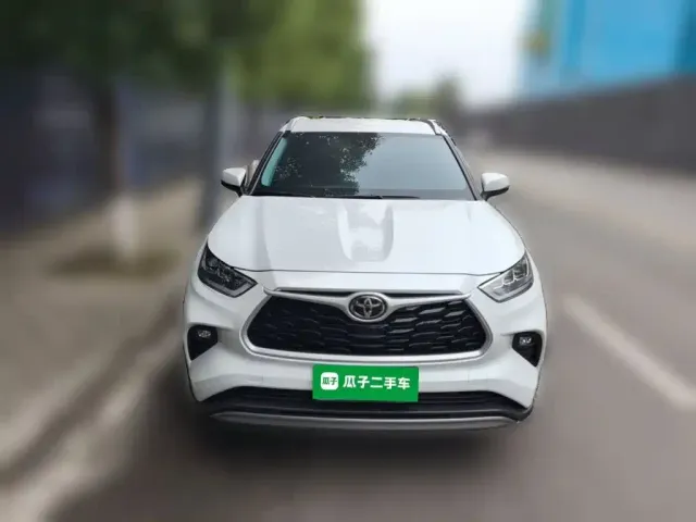 Toyota Highlander — Фото автомобиля 22