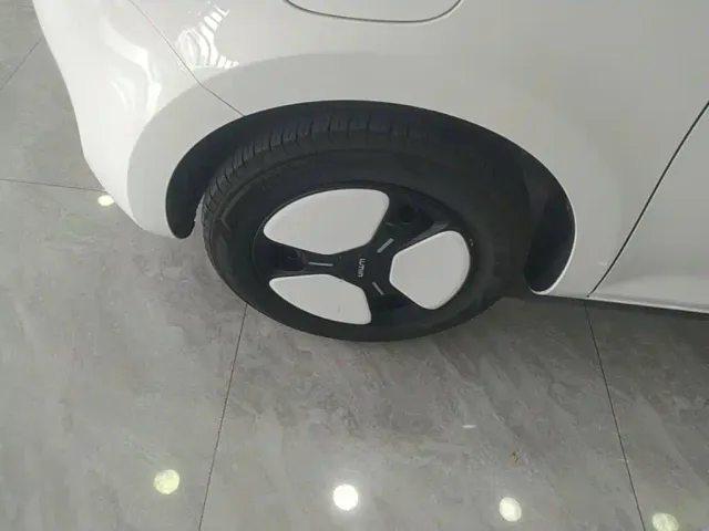 Changan Lumin — Фото автомобиля 22