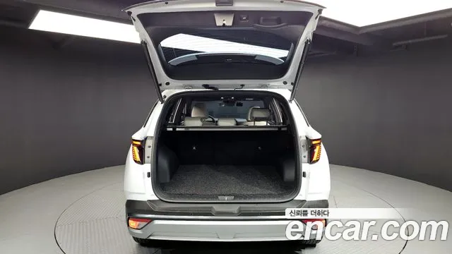 Hyundai Tucson Новый Tucson (NX4) Бензин 1.6 турбо 2WD — Фото автомобиля 20