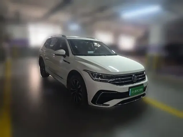 Volkswagen Tiguan L — Фото автомобиля 3