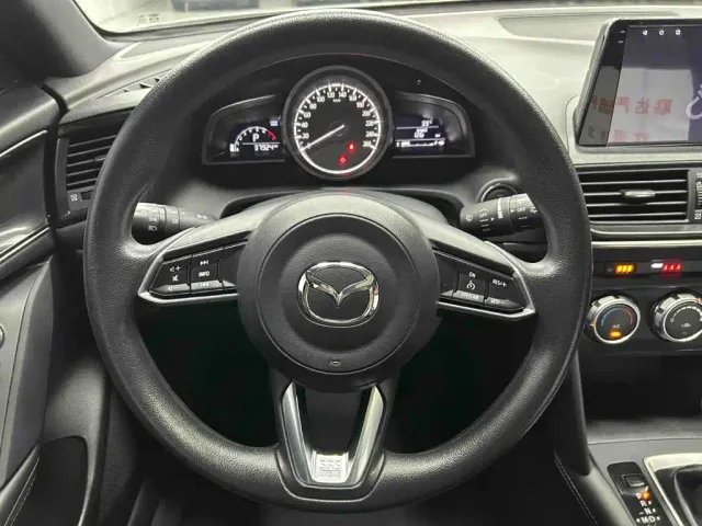 Mazda CX-4 — Фото автомобиля 9