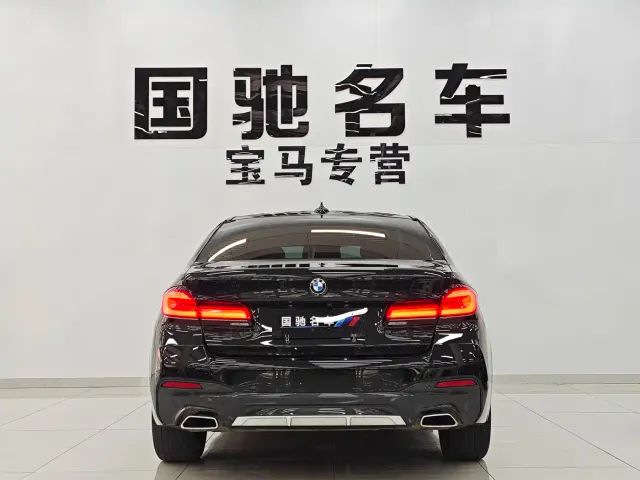 BMW 5 Series — Фото автомобиля 3