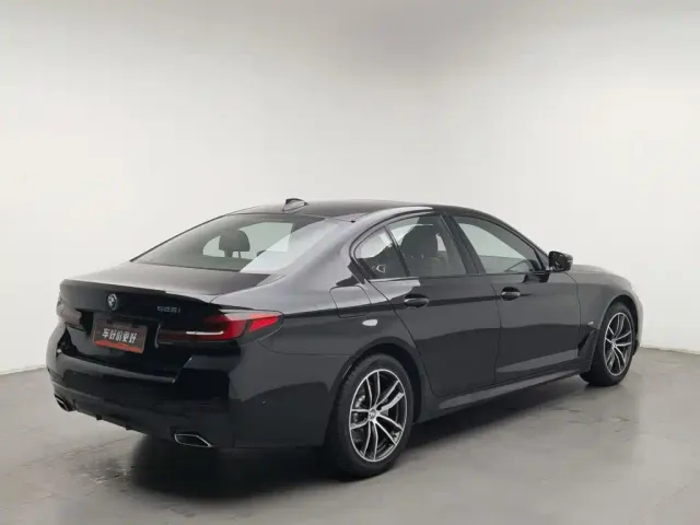 BMW 5 Series — Фото автомобиля 2