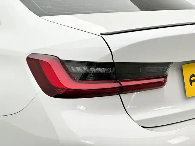 BMW 3 Series — Фото автомобиля 14