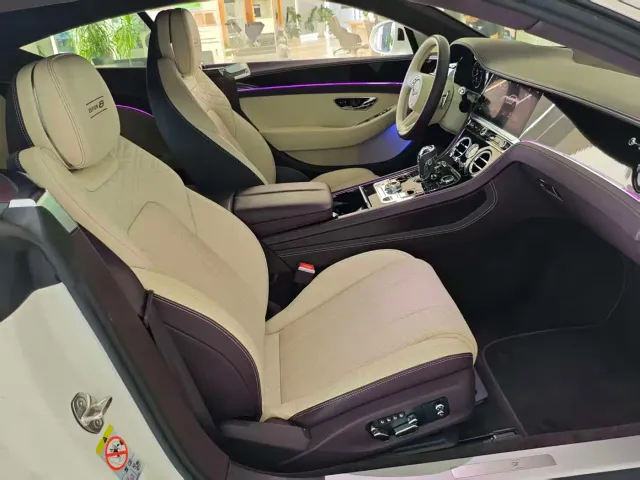 Bentley Continental — Фото автомобиля 11