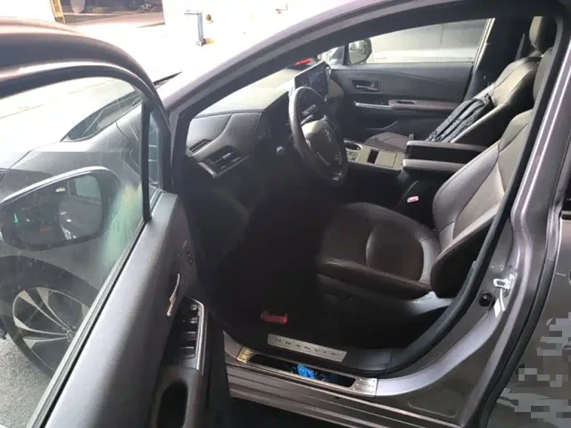 Toyota Granvia — Фото автомобиля 15