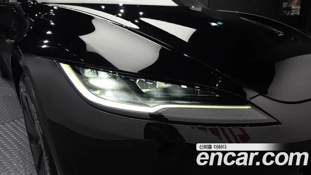 Tesla Model 3 — Фото автомобиля 7