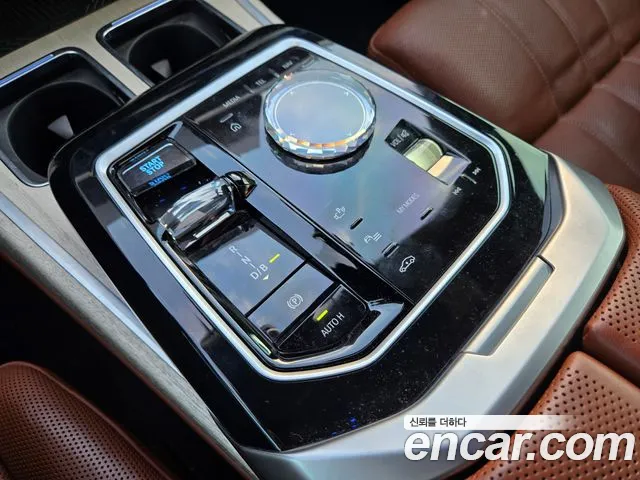 BMW i7 G70 — Фото автомобиля 7