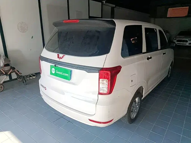 Wuling Hongguang — Фото автомобиля 6