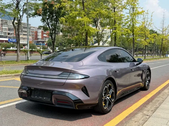 Xiaomi SU7 — Фото автомобиля 14