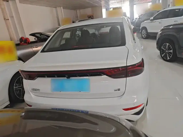 Geely Emgrand — Фото автомобиля 5