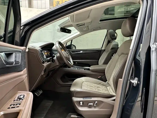 Volkswagen Viloran 2023 Facelift 380TSI Premium Edition — Фото автомобиля 9