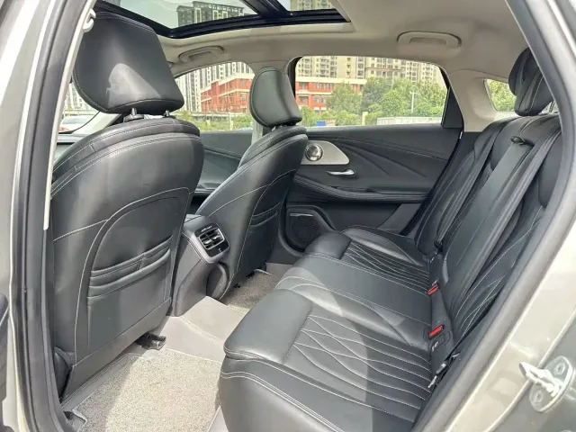 Chery Arrizo 8 — Фото автомобиля 6