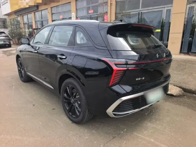 Hongqi HS3 PHEV — Фото автомобиля 22