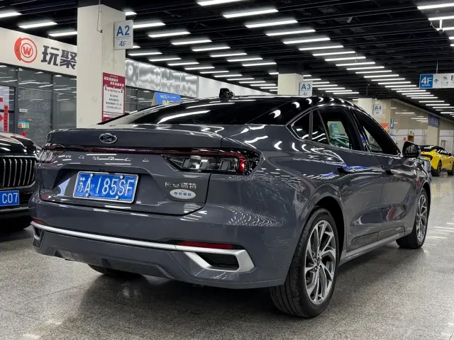 Ford Mondeo — Фото автомобиля 11