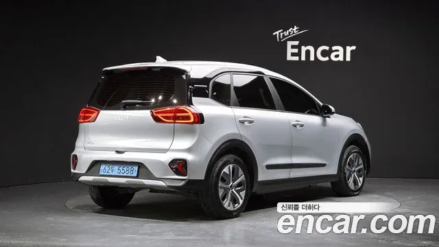 Kia Niro Niro Plus Air — Фото автомобиля 2