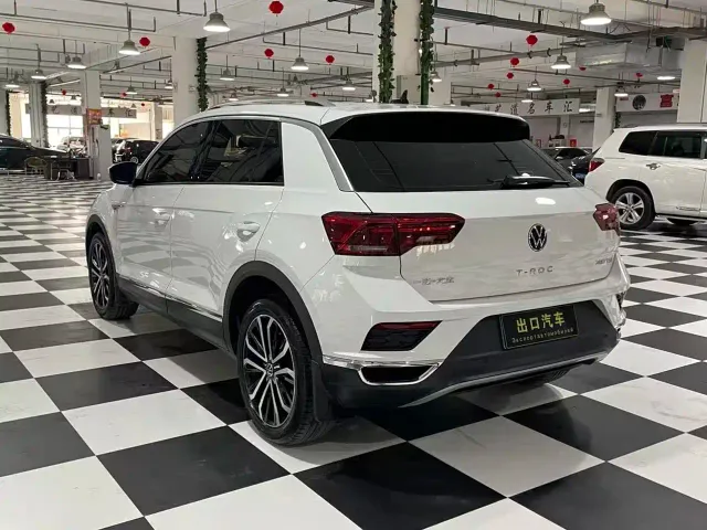 Volkswagen T-Roc — Фото автомобиля 6
