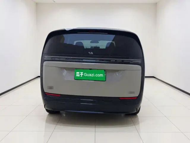 Li Auto Li Auto MEGA 2024 Ultra — Фото автомобиля 5