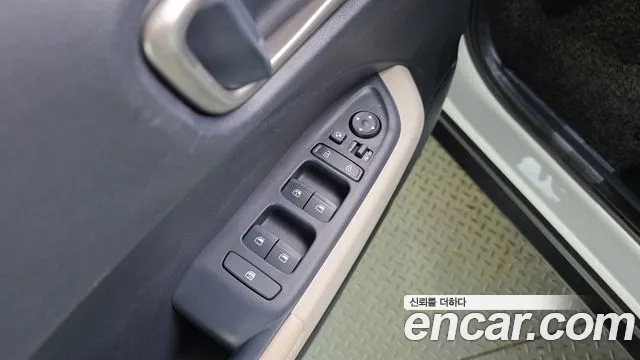 Hyundai Venue — Фото автомобиля 27