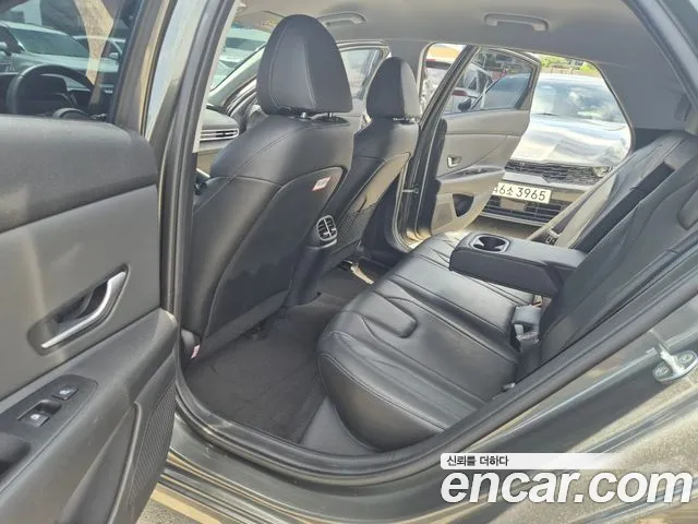 Hyundai AVANTE Avante (CN7) — Фото автомобиля 10
