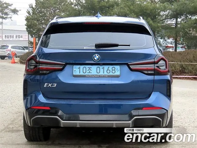 BMW iX3 G08 (2020–2024) — Фото автомобиля 4