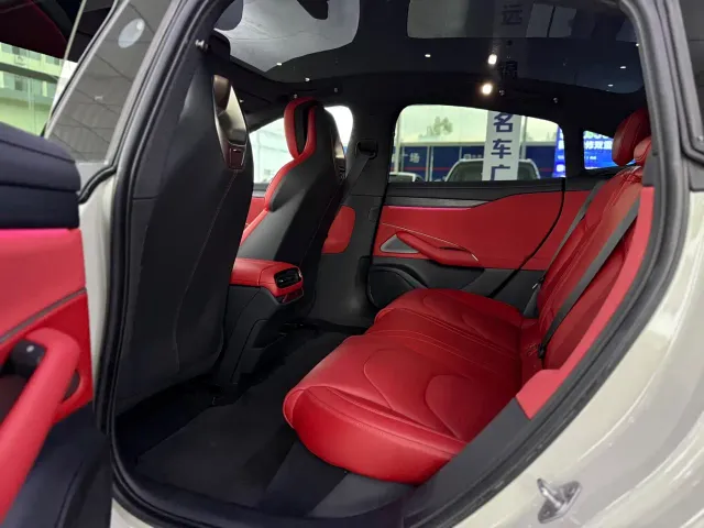 Xiaomi Auto Xiaomi SU7 2024 RWD Long Range Intelligent Driving Edition — Фото автомобиля 8
