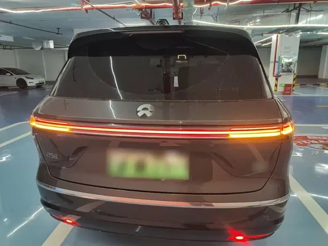 Nio ES8 — Фото автомобиля 5