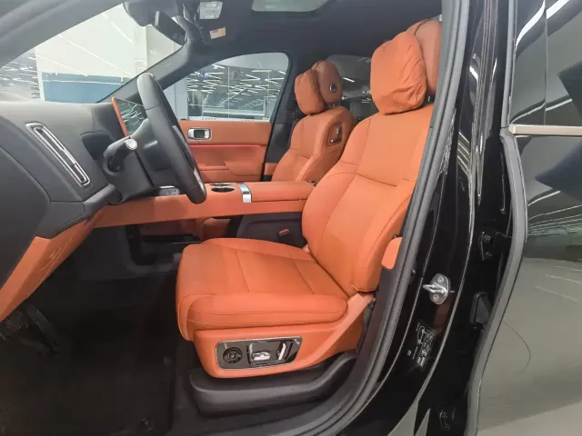 Li Auto L9 — Фото автомобиля 5