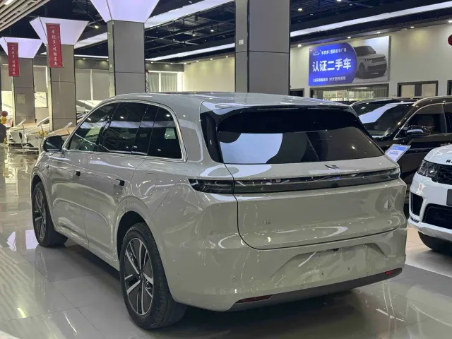Li Auto L6 — Фото автомобиля 10