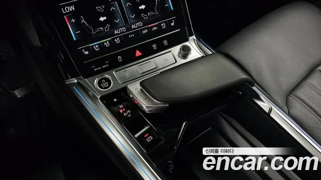 Audi e-tron — Фото автомобиля 9