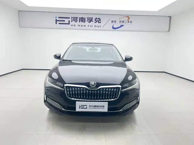 Skoda Superb — Фото автомобиля 2