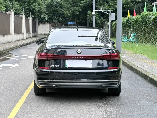 Volkswagen Passat — Фото автомобиля 6
