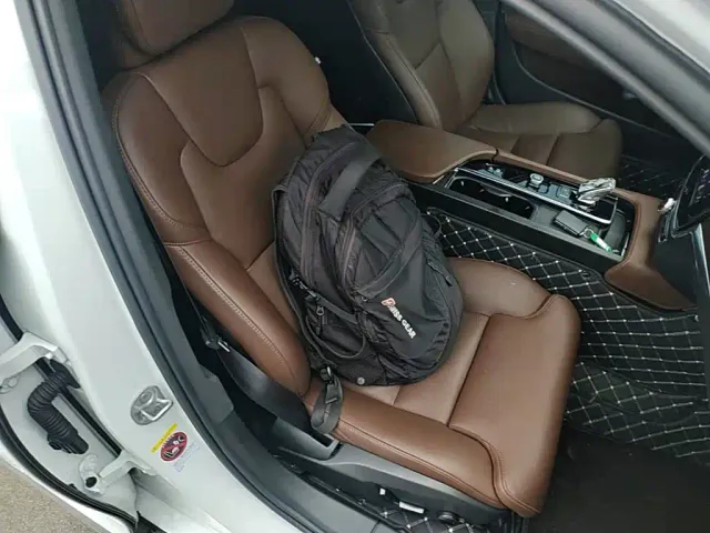 Volvo S90 — Фото автомобиля 24