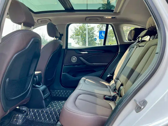 BMW X1 — Фото автомобиля 6