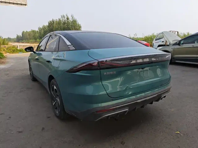 Geely Galaxy L6 — Фото автомобиля 4